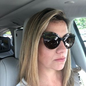 Meet your Posher, Nina marie hoffmann